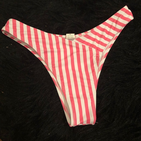 Pink stripped bikini - Picture 2 of 5